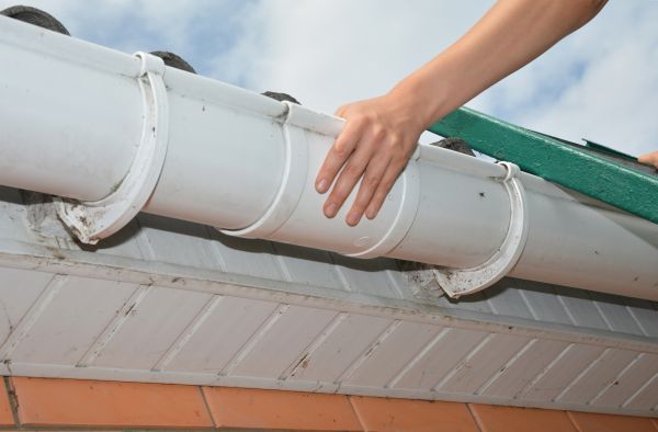 Gutter Reattachment in Henderson