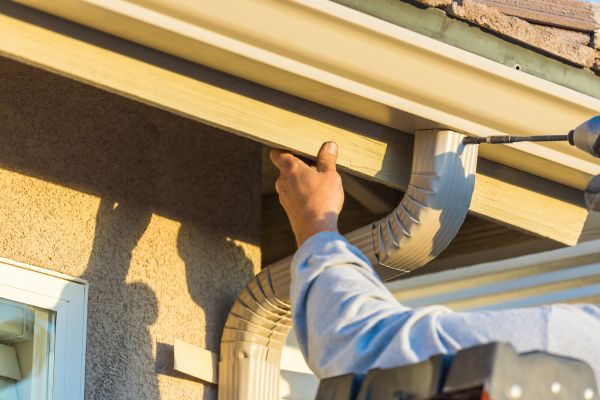 Aluminum Rain Gutter Service in Henderson